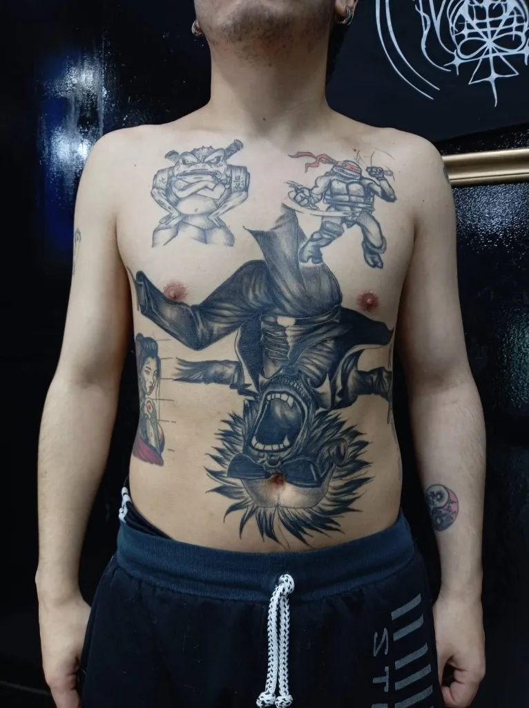 Tatuaje Pecho y Abdomen